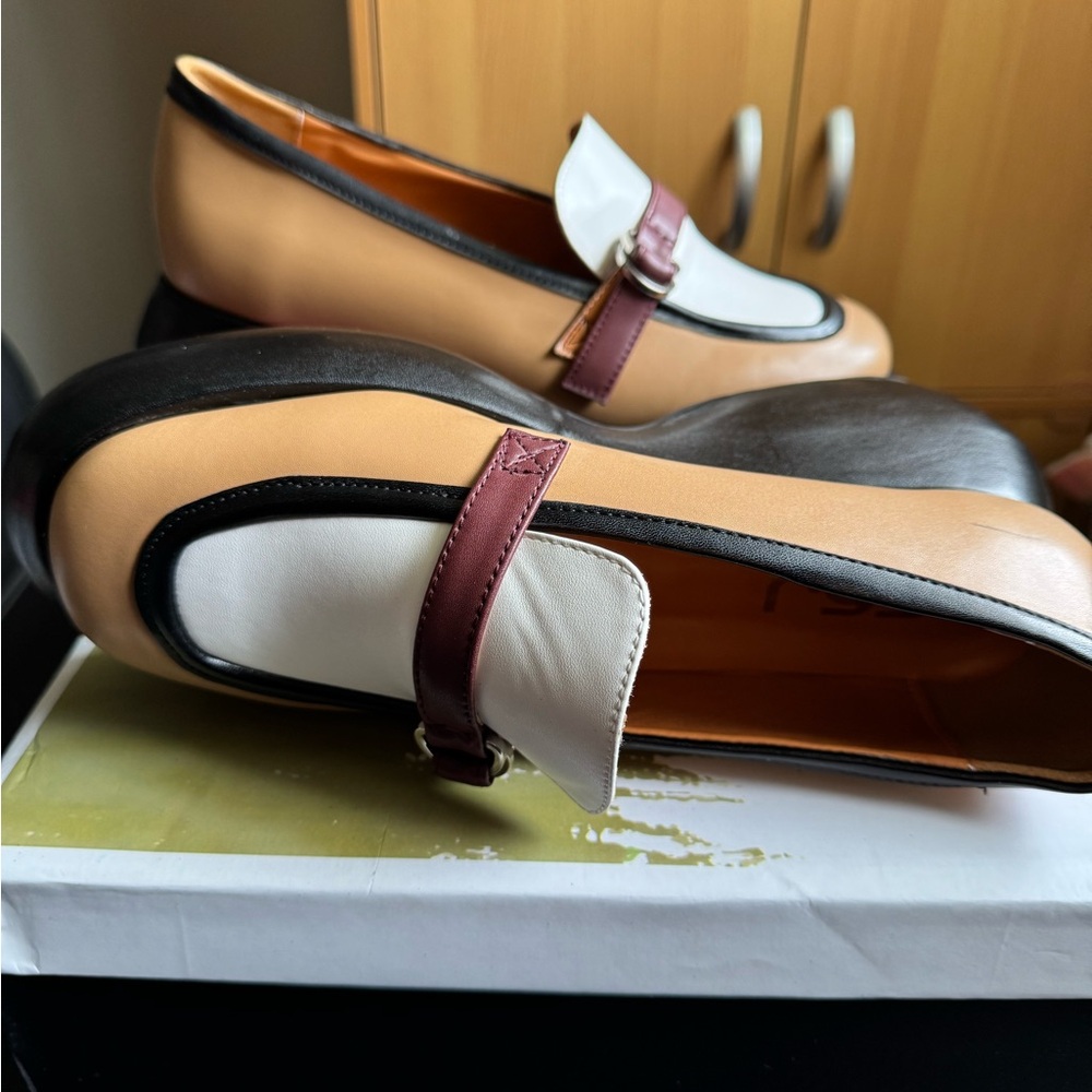 Stylish Tan and Black Loafers with Burgundy Accent New in Box
